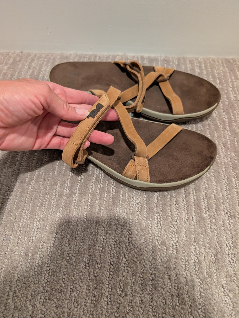 NWOT - Women's Teva Elzada Suede Slide Sandals
